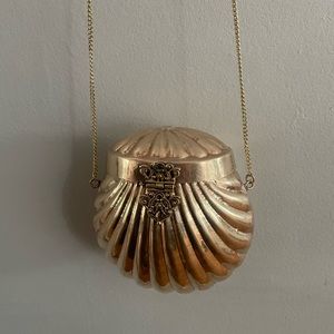 Vintagebrass shell purse